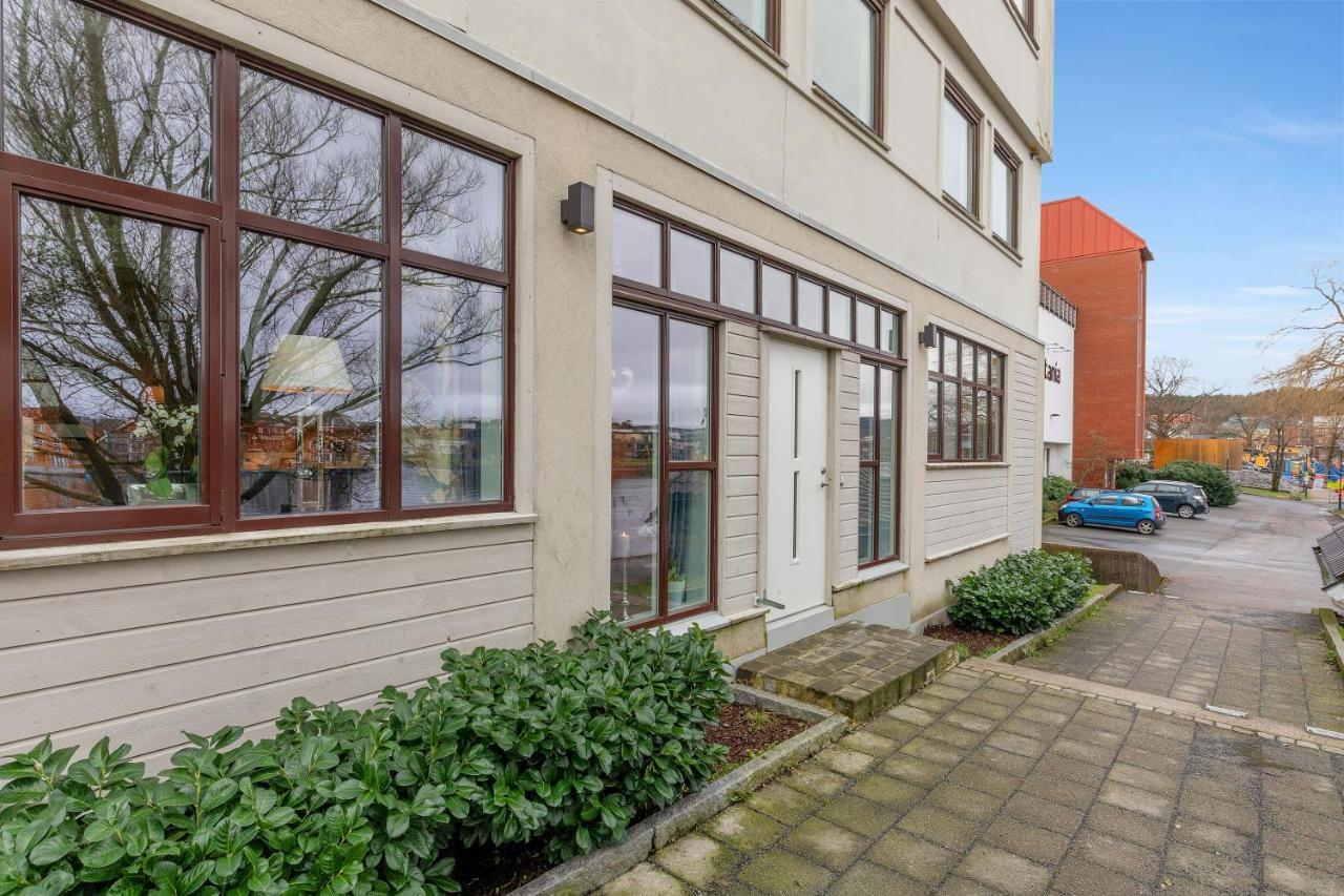 Stylish Apartment With Beautiful Views Of The River, Beach Nearby Kristiansand Exterior photo