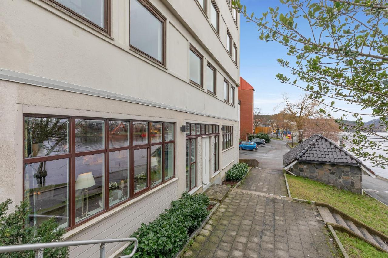 Stylish Apartment With Beautiful Views Of The River, Beach Nearby Kristiansand Exterior photo